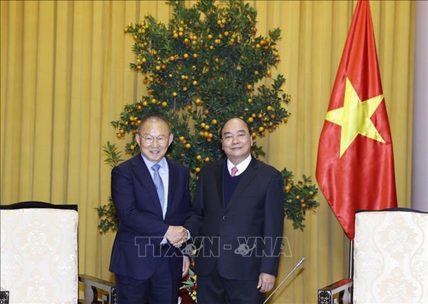 Reafirman atencion del Partido y Estado de Vietnam al desarrollo de futbol hinh anh 1