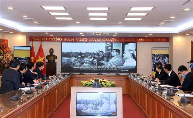 Exhiben fotos sobre las relaciones tradicionales entre Vietnam y Corea del Norte hinh anh 2