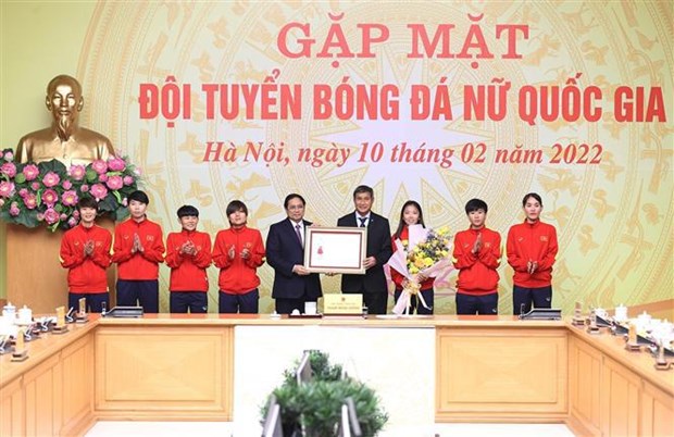 Premier de Vietnam alaba triunfo de seleccion nacional de futbol femenino hinh anh 1