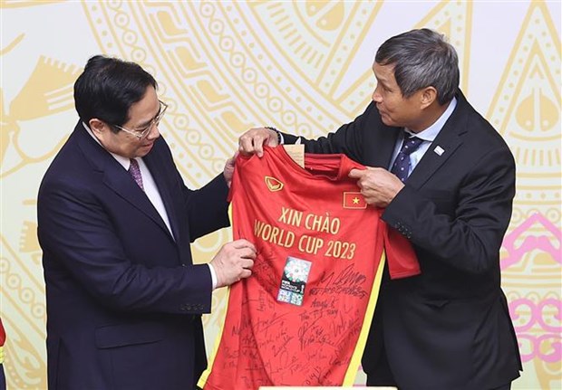 Premier de Vietnam alaba triunfo de seleccion nacional de futbol femenino hinh anh 2