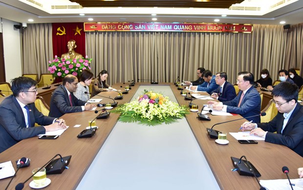 Amplian cooperacion practica y efectiva entre Hanoi y Singapur hinh anh 2