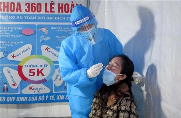 Vietnam reporta 26 mil 487 casos nuevos del COVID-19 hinh anh 1