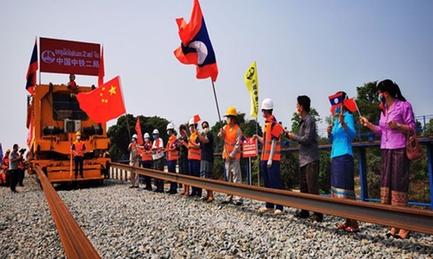 Ruta ferrocarril de Laos y China contribuye promover cooperacion economica bilateral hinh anh 1