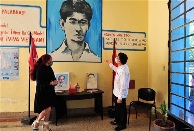 Recuerdan en Cuba al heroe vietnamita Nguyen Van Troi hinh anh 1