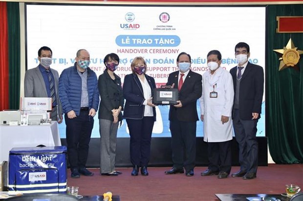 Estados Unidos dona maquina de diagnostico rapido de tuberculosis a Vietnam hinh anh 2
