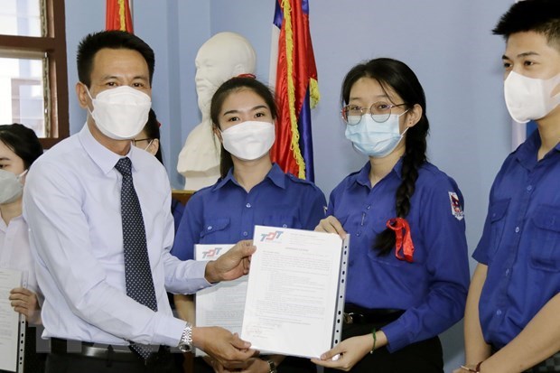 Vietnam y Laos mejoran la cooperacion bilateral en educacion hinh anh 1