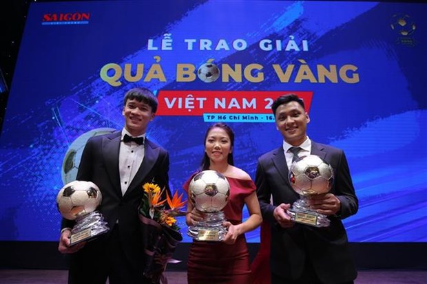Hoang Duc y Huynh Nhu ganan Balon de Oro de Vietnam 2021 hinh anh 1