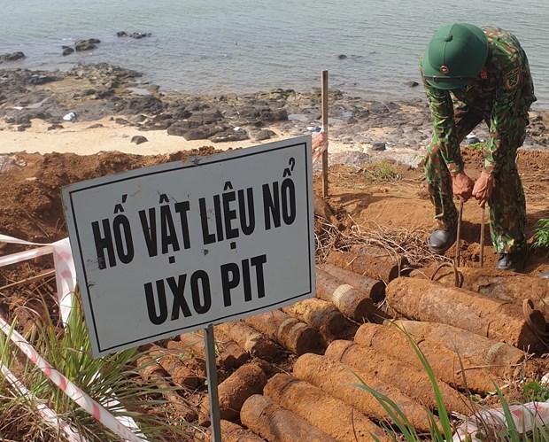 Quang Tri: 108 artefactos explosivos detonados de manera segura hinh anh 1