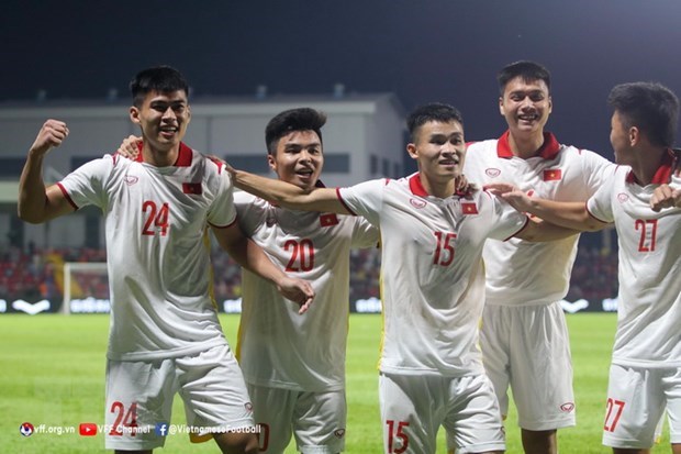 Vietnam pone pie y medio en semifinales de Campeonato de futbol regional hinh anh 1