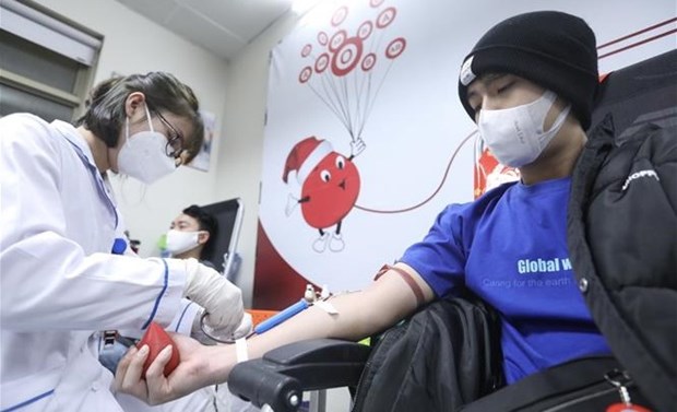Campana de donacion de sangre en Hanoi recolecta mas de ocho mil 600 unidades de plasma hinh anh 1