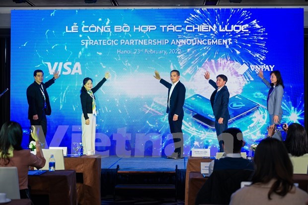 Visa y VNPAY establecen asociacion para impulsar pagos digitales en Vietnam hinh anh 1