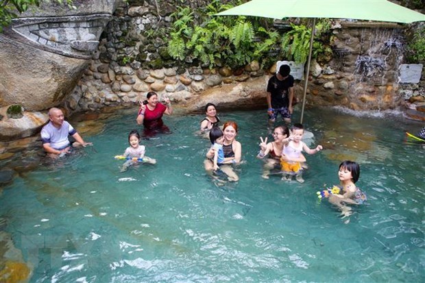 Ingresos por viajes y turismo en Vietnam crecieron 39,4 por ciento en febrero hinh anh 1