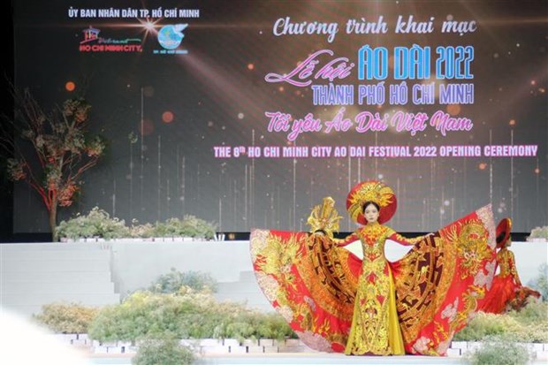 Celebran Festival en honor a tunica tradicional Ao Dai en Ciudad Ho Chi Minh hinh anh 1