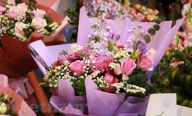 Florece mercado vietnamita de regalos por el Dia Internacional de la Mujer hinh anh 1