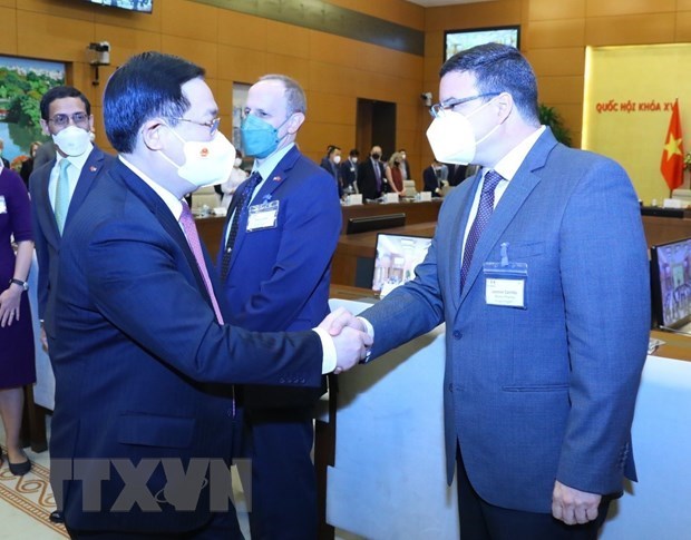 Presidente de Asamblea Nacional de Vietnam recibe a delegacion empresarial estadounidense hinh anh 1