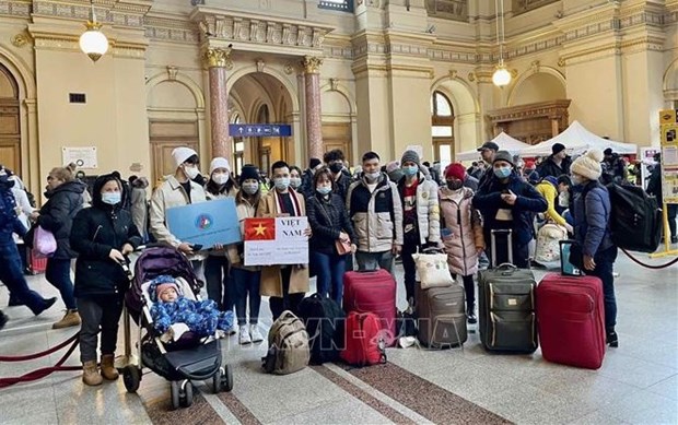 Vietnamitas en varios paises unen manos para ayudar a compatriotas en Ucrania hinh anh 1