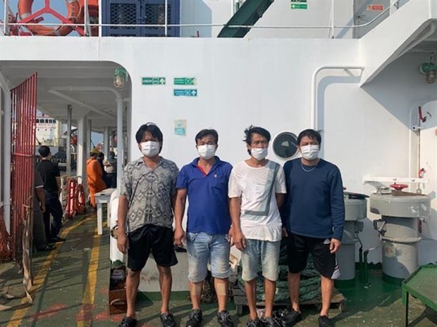 Embajada de Vietnam en Tailandia trabaja para repatriar a tripulantes accidentados hinh anh 1