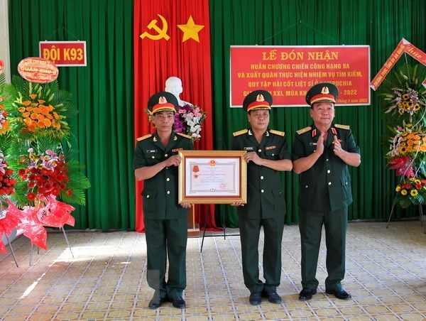 Honran a equipo vietnamita de repatriacion de restos de soldados en Camboya hinh anh 1
