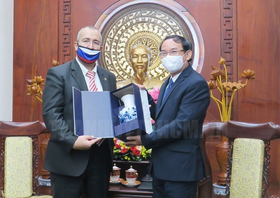 Ciudad Ho Chi Minh y localidades de Rusia promueven relaciones de cooperacion hinh anh 1