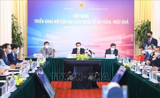 Viceprimer ministro vietnamita certifica prudencia en el plan de reapertura del turismo internacional hinh anh 2