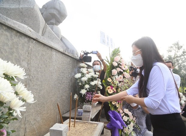 Provincia vietnamita de Quang Ngai rinde tributo a victimas de masacre de Son My hinh anh 1