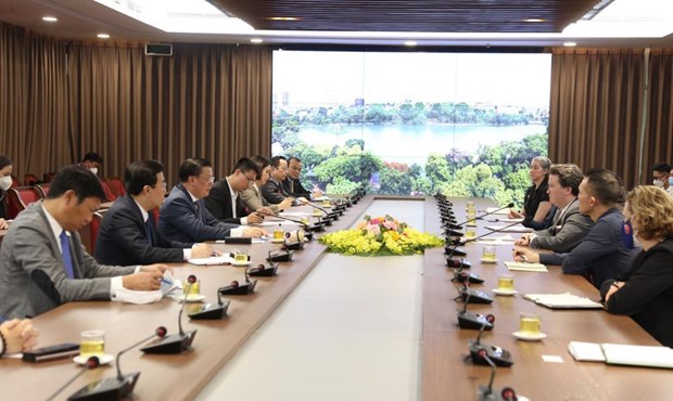 Hanoi otorga alta prioridad al desarrollo de relaciones con localidades estadounidenses hinh anh 1