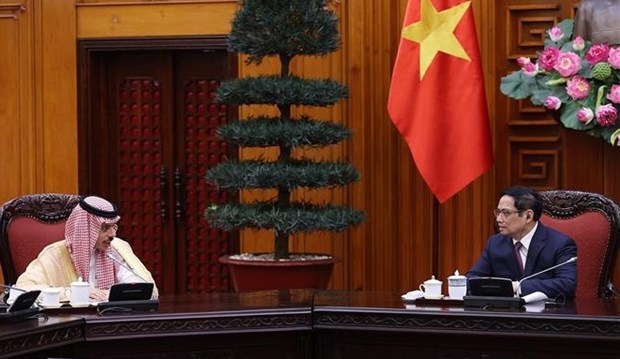Vietnam saluda inversiones de fondos de inversion de Arabia Saudita, dice premier hinh anh 1