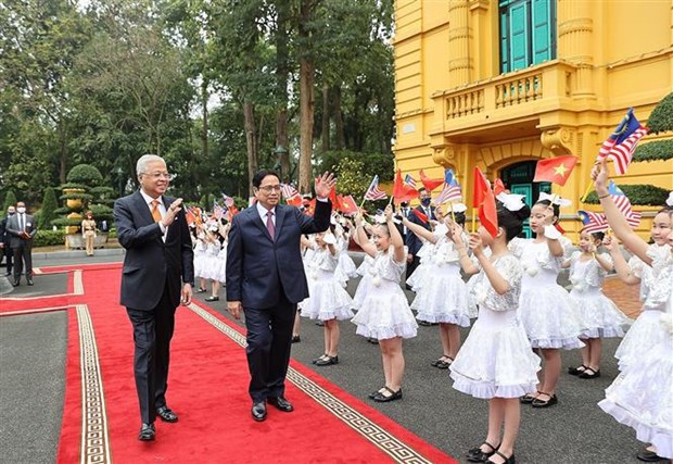 Primer ministro vietnamita da la bienvenida a su homologo malasio hinh anh 2