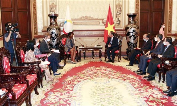 Dirigente de Ciudad Ho Chi Minh recibe a secretaria general de la Francofonia hinh anh 1