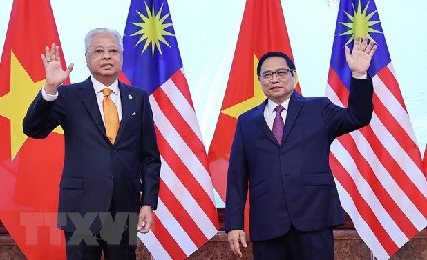 Primer ministro de Malasia concluye su visita oficial a Vietnam hinh anh 1