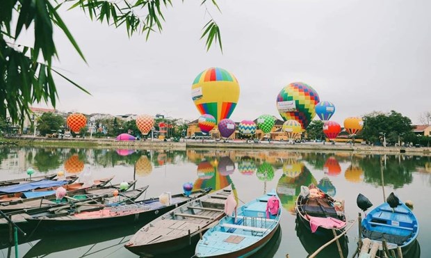 Inauguran festival de globos aerostaticos en ciudad antigua vietnamita hinh anh 1