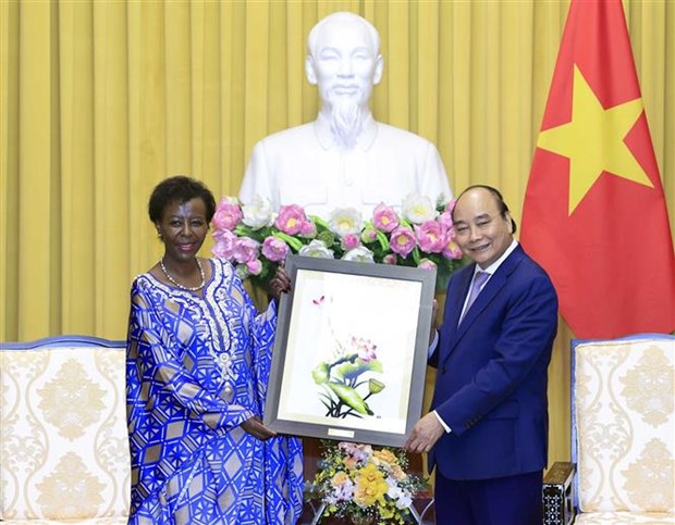 Presidente de Vietnam recibe a secretaria general de la Francofonia hinh anh 1