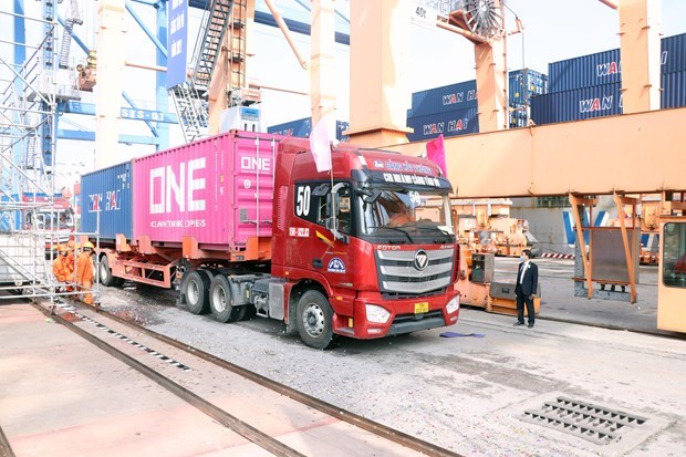 Aumentan mercancias de contenedores despachadas mediante puertos maritimos de Vietnam hinh anh 1