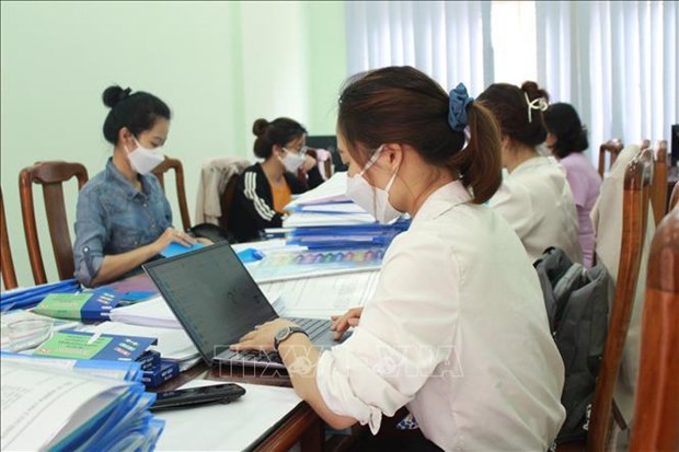 Instituto en Vietnam busca voluntarios para probar vacuna en aerosol nasal hinh anh 2