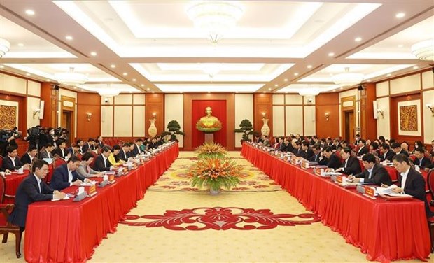Secretario general del PCV preside reunion del Buro Politico sobre el desarrollo de Hanoi hinh anh 3