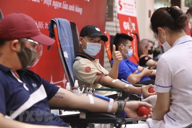 Nutrida participacion en campana de donacion de sangre en Hanoi hinh anh 1