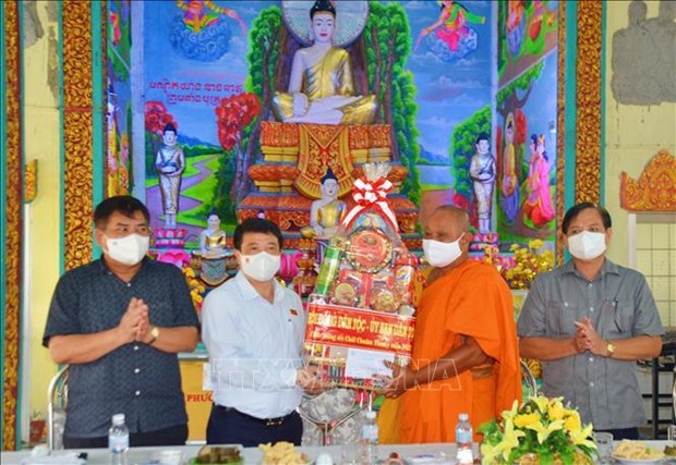 Felicitan a comunidad khmer en Vietnam por fiesta tradicional del Chol Chnam Thmay hinh anh 1