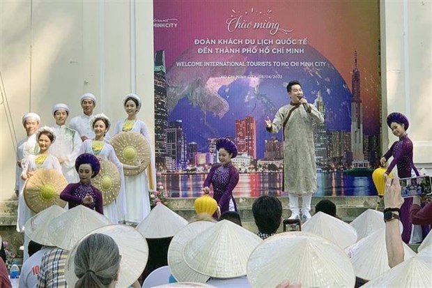 Ciudad Ho Chi Minh recibe a turistas estadounidenses hinh anh 2