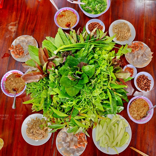 Ensalada de hojas, plato estrella en la provincia vietnamita de Kon Tum hinh anh 1
