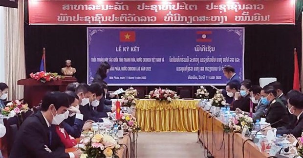 Agilizan cooperacion entre localidades de Vietnam y Laos hinh anh 1