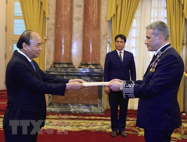 Presidente de Vietnam recibe a nuevos embajadores de Belarus y Egipto hinh anh 1