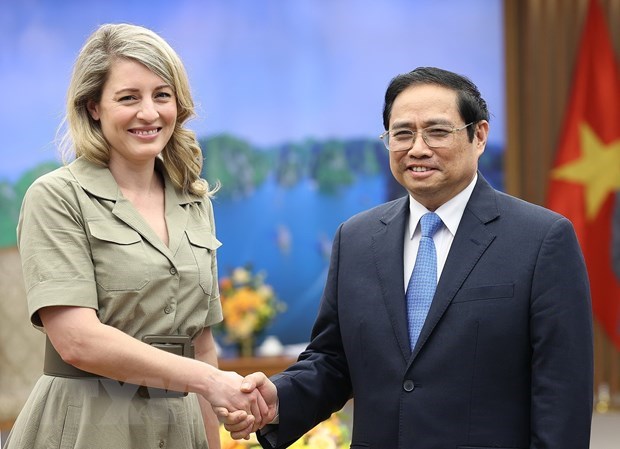 Primer ministro de Vietnam recibe a la canciller canadiense hinh anh 1