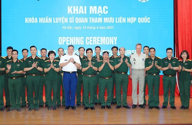 Inauguran en Vietnam curso de entrenamiento a oficiales de estado mayor de la ONU hinh anh 1