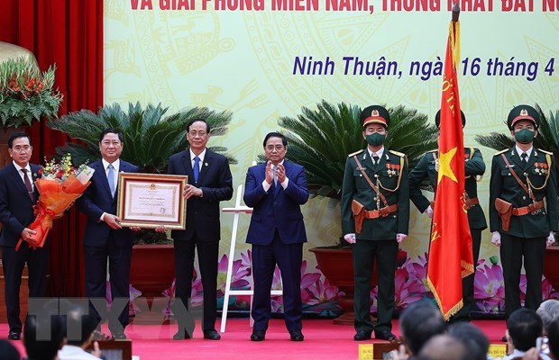Primer ministro asiste al 30 aniversario del restablecimiento de la provincia de Ninh Thuan hinh anh 2