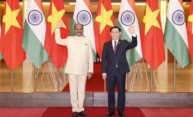 Destacan significado de la visita del presidente de la Camara Baja india a Vietnam hinh anh 1