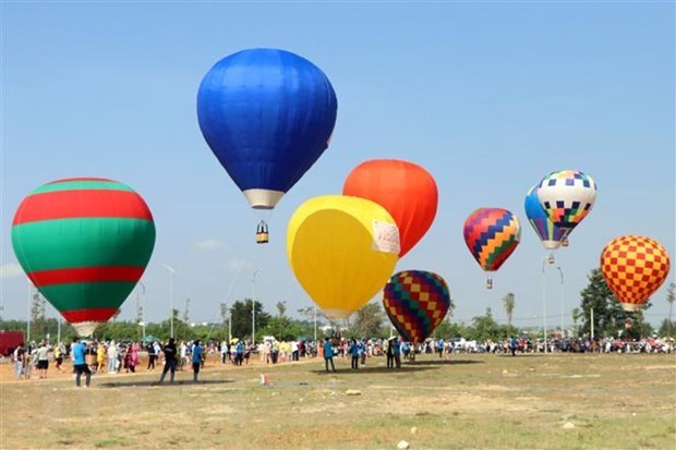 Realizan primer festival de globos aerostaticos en provincia altiplanica vietnamita hinh anh 1