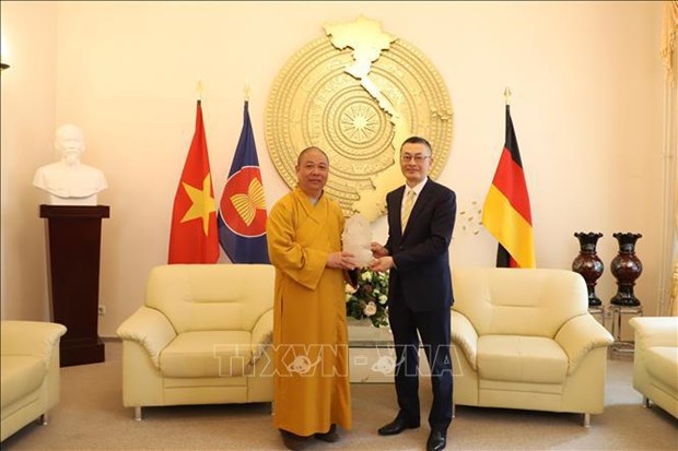 Delegacion de la Sangha Budista de Vietnam realiza visita a Alemania hinh anh 2