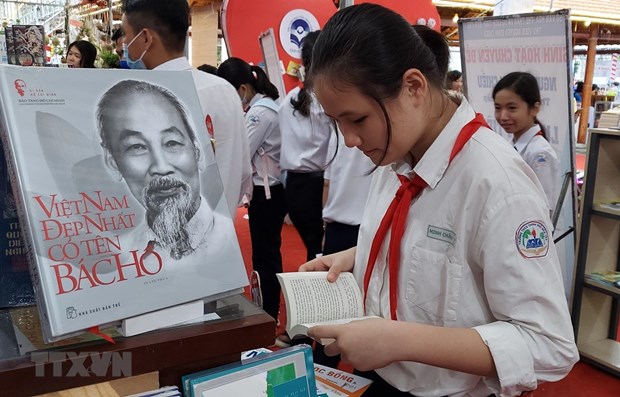 Lanzan evento “Hora del Libro” para difundir cultura lectora en Vietnam hinh anh 1