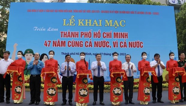 Ciudad Ho Chi Minh celebra exposicion con motivo de efemerides hinh anh 2