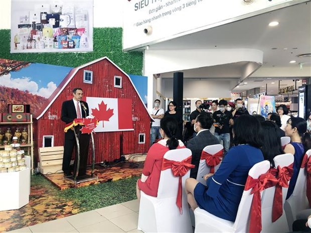 Inauguran Semana de alimentos y bienes de consumo de Canada en Ciudad Ho Chi Minh hinh anh 1
